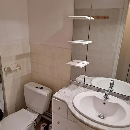 Cap City, Modeste Rez-de-jardin 500m Et Du Port *